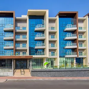 3* מלון Element Airport