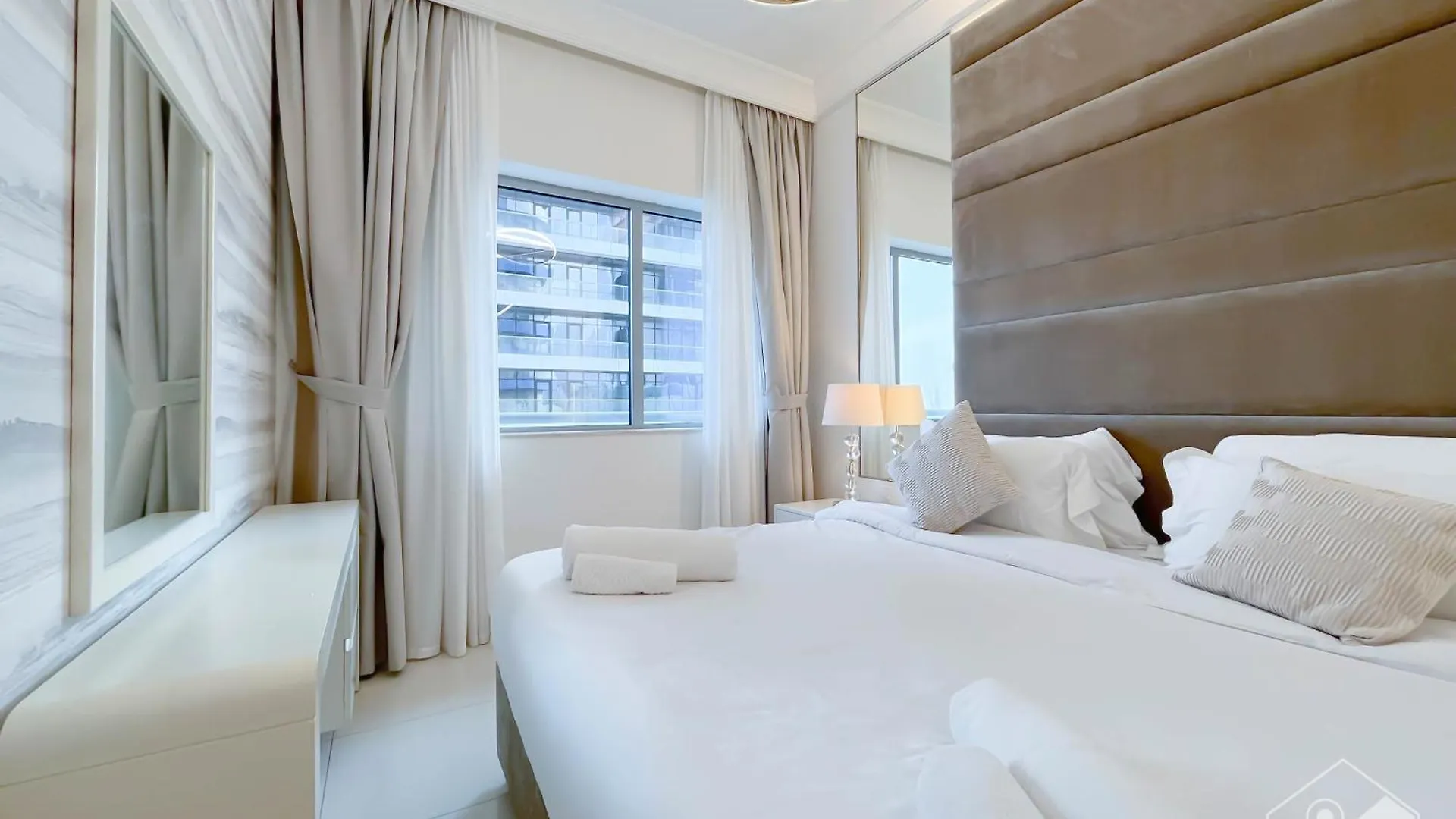 Damac Dubai Mall Luxury 1B Apartment